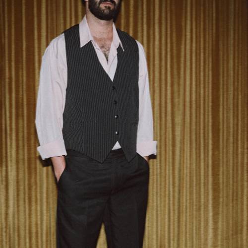  מאחורי הקלעים