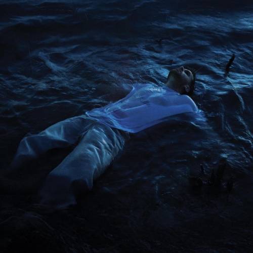  שחייה לילית