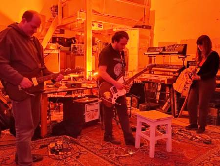 שלוש גיטרות