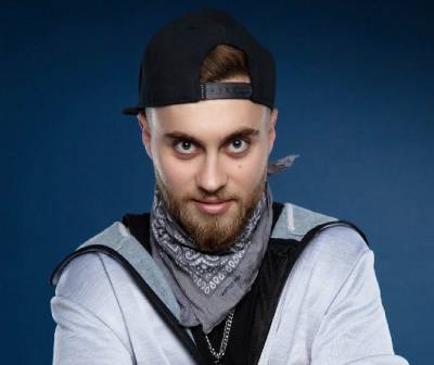 מיקי (מייקל אבייב)